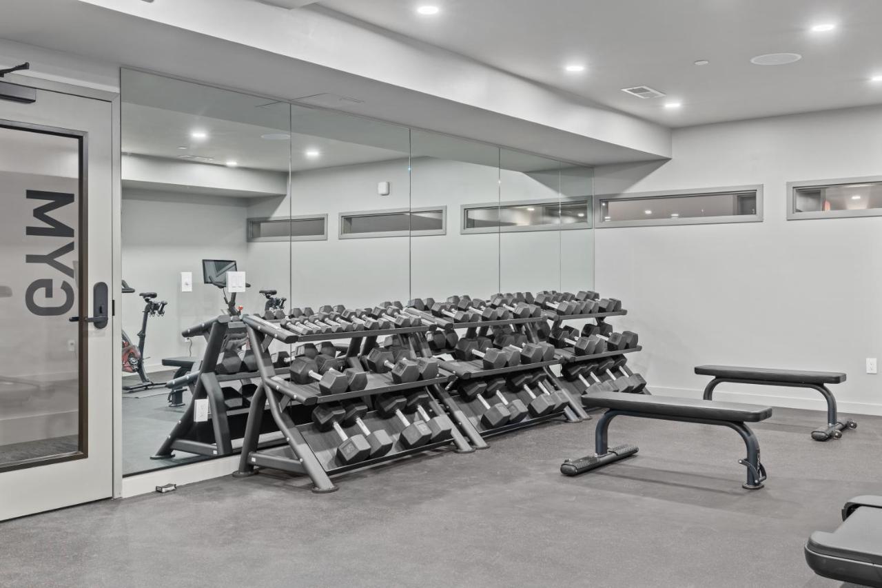 Skyline View, Pool, Gym, Balcony'S, Walk To Bway! Apartment แนชวิลล์ ภายนอก รูปภาพ