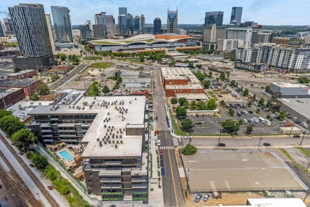 Skyline View, Pool, Gym, Balcony'S, Walk To Bway! Apartment แนชวิลล์ ภายนอก รูปภาพ