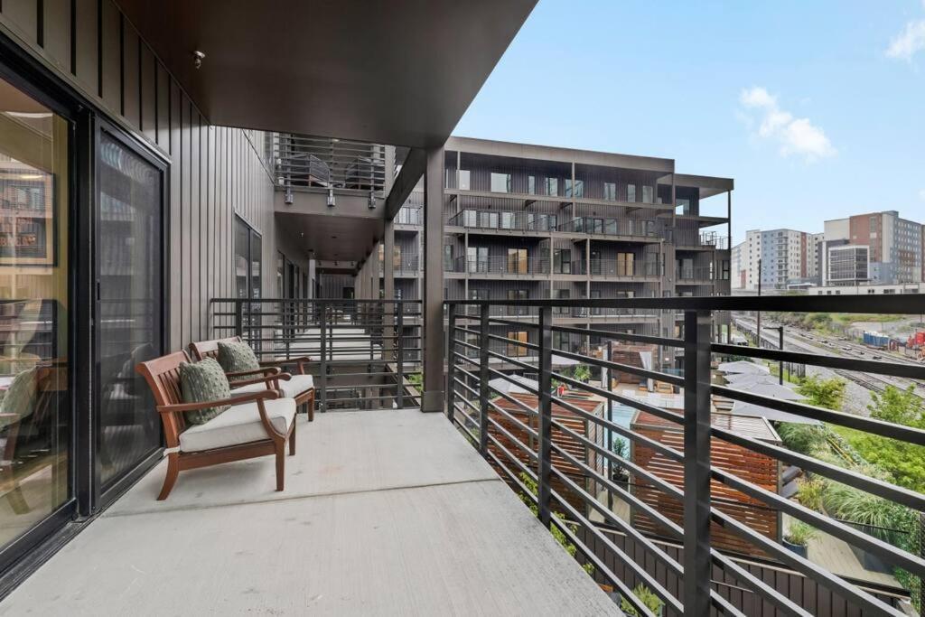 Skyline View, Pool, Gym, Balcony'S, Walk To Bway! Apartment แนชวิลล์ ภายนอก รูปภาพ